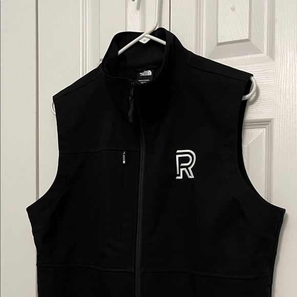 The North Face Black Sleeveless Jacket with Logo - Picture 3 of 6